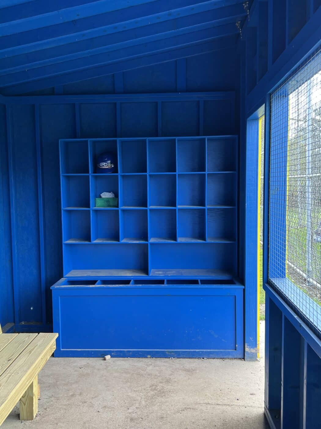 baseball dugout04