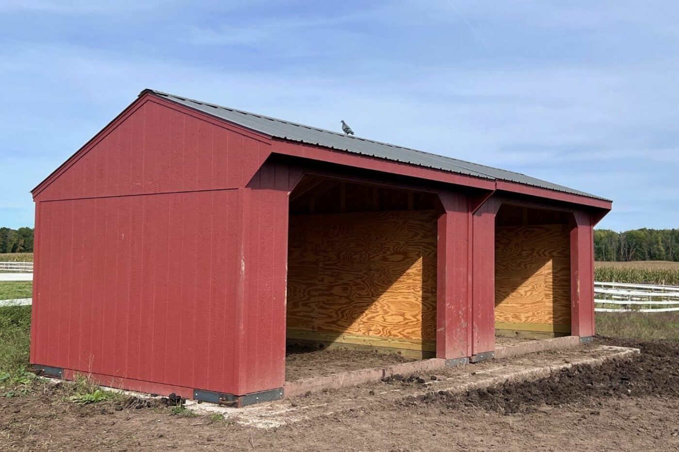 loafing shed with tack rooms
